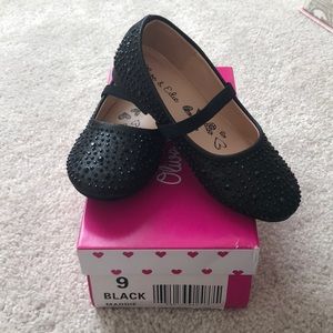 Olive and Edie girls black dress shoe